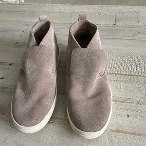 Woman’s Suede Leather Slip On Low Boot